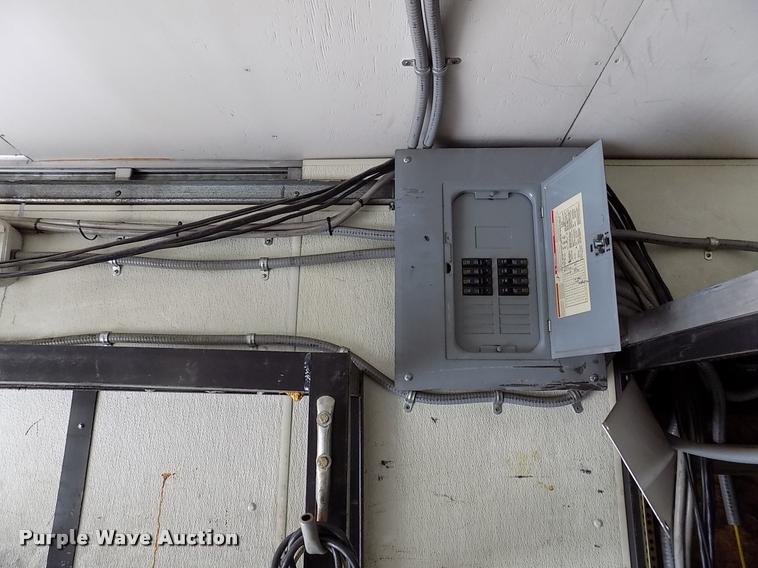 image for item DK9990 1993 Ford F800 box truck