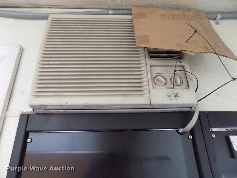 image for item DK9990 1993 Ford F800 box truck