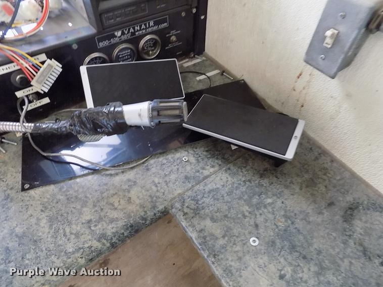 image for item DK9990 1993 Ford F800 box truck