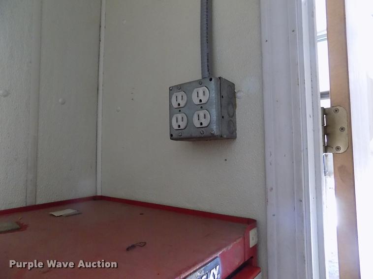 image for item DK9990 1993 Ford F800 box truck