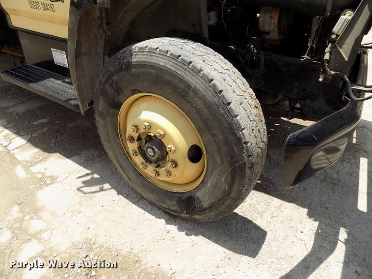 image for item DK9990 1993 Ford F800 box truck