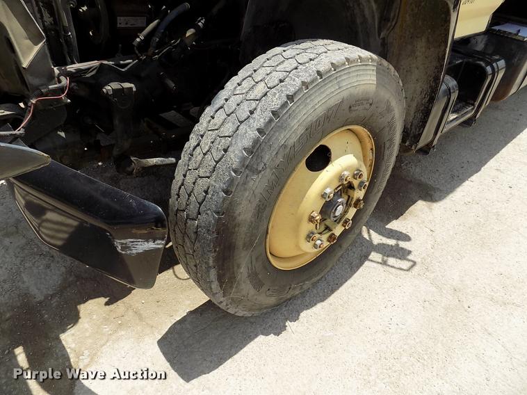 image for item DK9990 1993 Ford F800 box truck