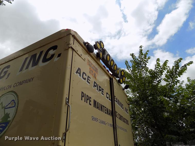 image for item DK9992 1998 Chevrolet P30 delivery truck