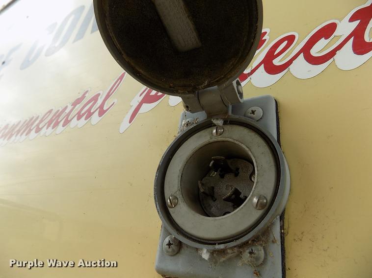 image for item DK9992 1998 Chevrolet P30 delivery truck