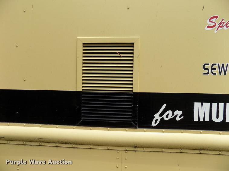 image for item DK9992 1998 Chevrolet P30 delivery truck