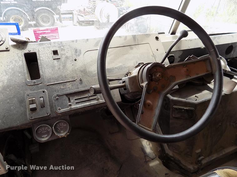 image for item DK9992 1998 Chevrolet P30 delivery truck