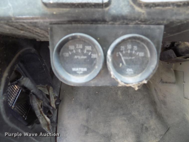 image for item DK9992 1998 Chevrolet P30 delivery truck