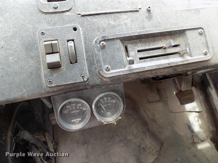 image for item DK9992 1998 Chevrolet P30 delivery truck