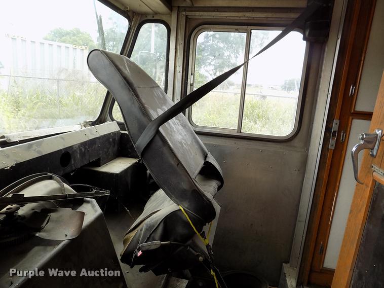 image for item DK9992 1998 Chevrolet P30 delivery truck