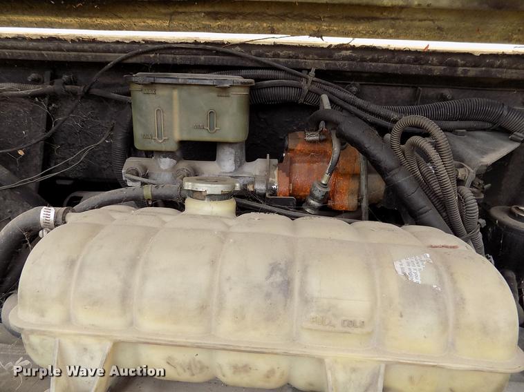 image for item DK9992 1998 Chevrolet P30 delivery truck