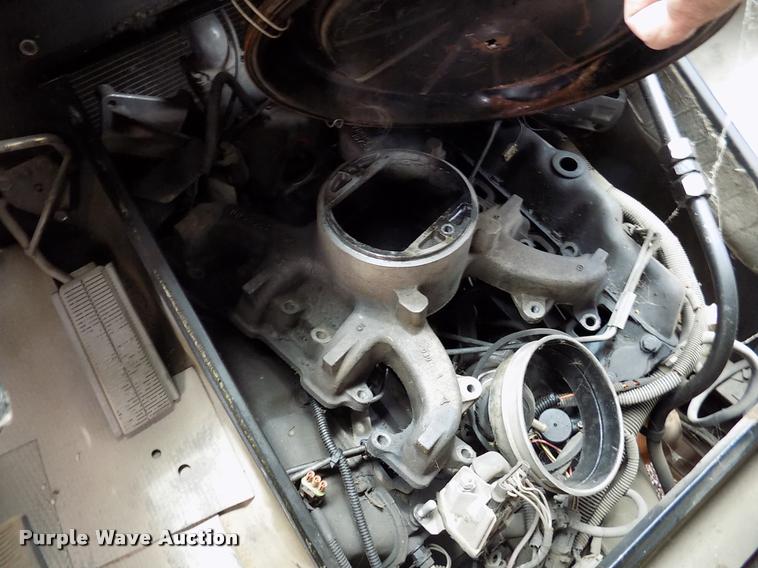 image for item DK9992 1998 Chevrolet P30 delivery truck