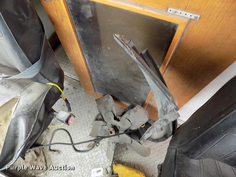 image for item DK9992 1998 Chevrolet P30 delivery truck