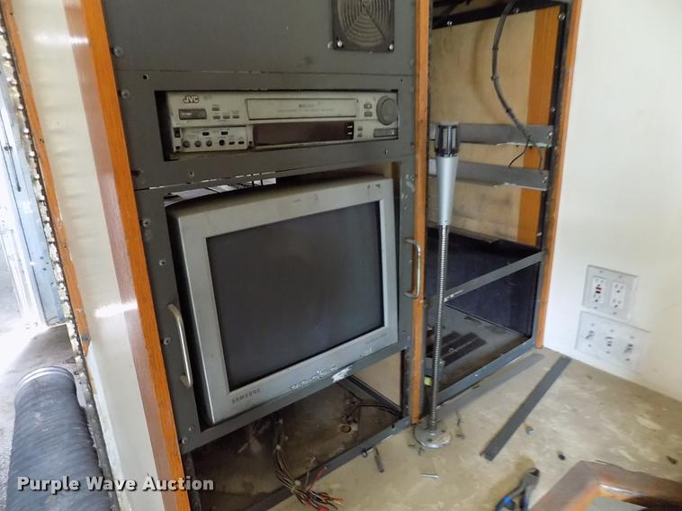 image for item DK9992 1998 Chevrolet P30 delivery truck