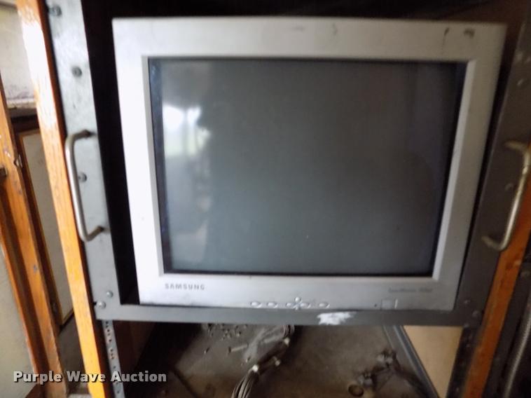 image for item DK9992 1998 Chevrolet P30 delivery truck