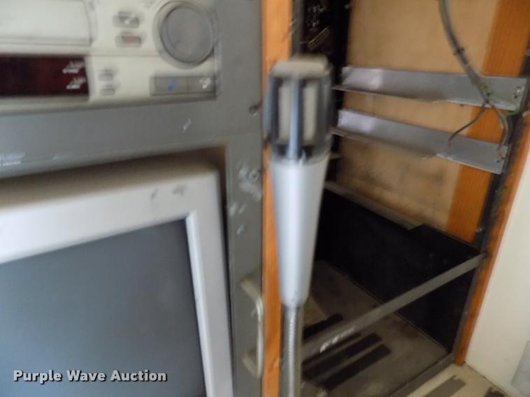 image for item DK9992 1998 Chevrolet P30 delivery truck