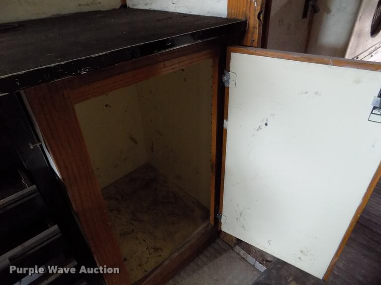 image for item DK9992 1998 Chevrolet P30 delivery truck