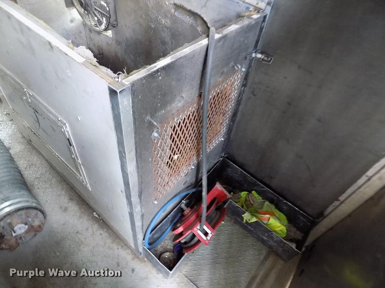 image for item DK9992 1998 Chevrolet P30 delivery truck