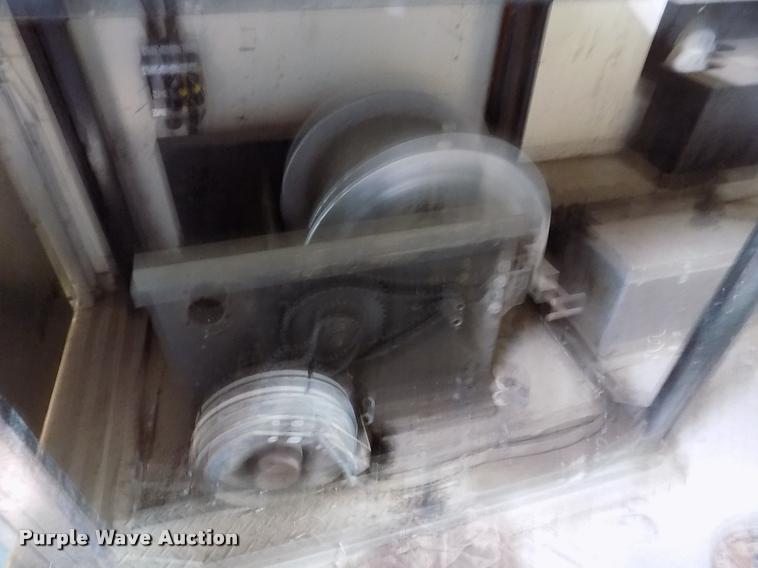 image for item DK9992 1998 Chevrolet P30 delivery truck