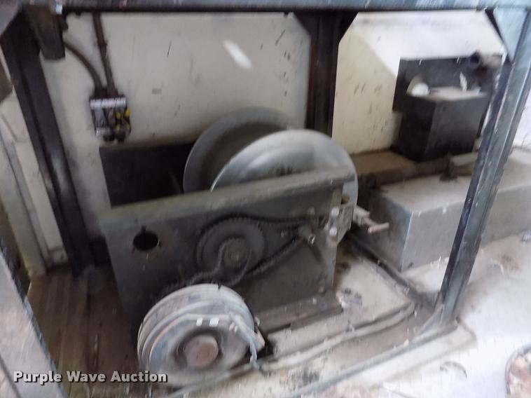 image for item DK9992 1998 Chevrolet P30 delivery truck