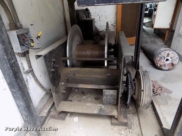 image for item DK9992 1998 Chevrolet P30 delivery truck