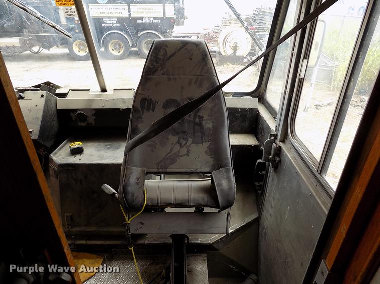 image for item DK9992 1998 Chevrolet P30 delivery truck