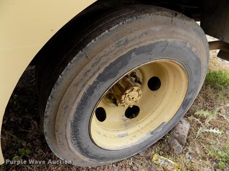 image for item DK9992 1998 Chevrolet P30 delivery truck