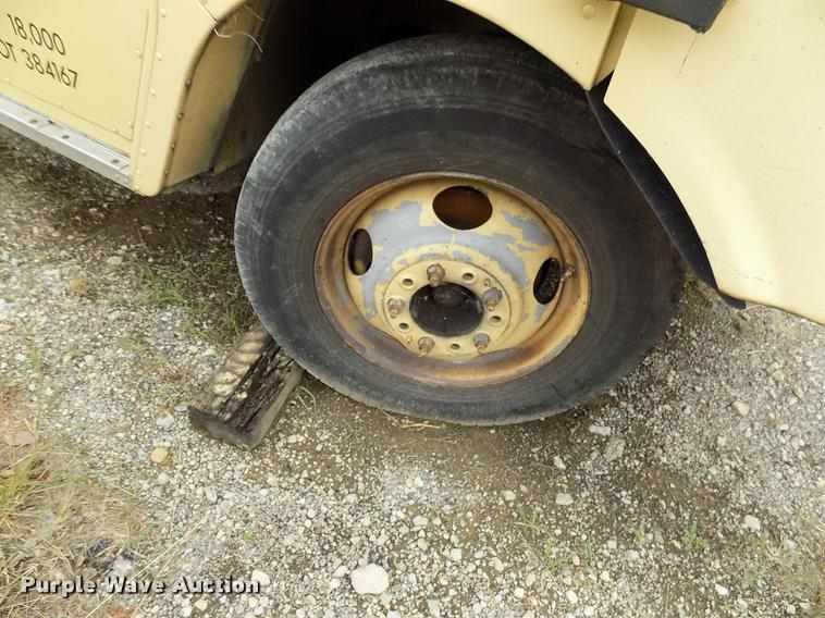 image for item DK9992 1998 Chevrolet P30 delivery truck