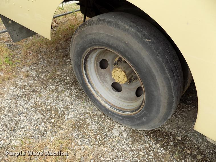 image for item DK9992 1998 Chevrolet P30 delivery truck