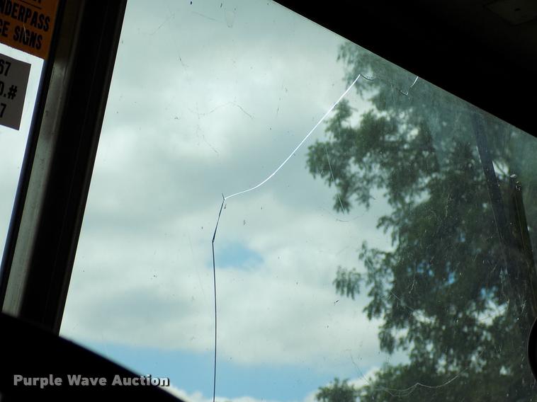 image for item DK9992 1998 Chevrolet P30 delivery truck