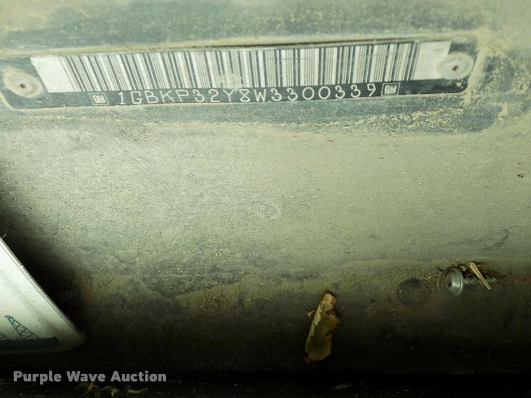 image for item DK9992 1998 Chevrolet P30 delivery truck