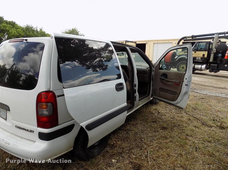 image for item DK9996 2002 Chevrolet Venture van