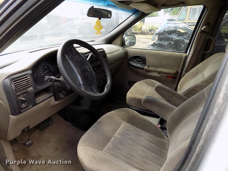 image for item DK9996 2002 Chevrolet Venture van