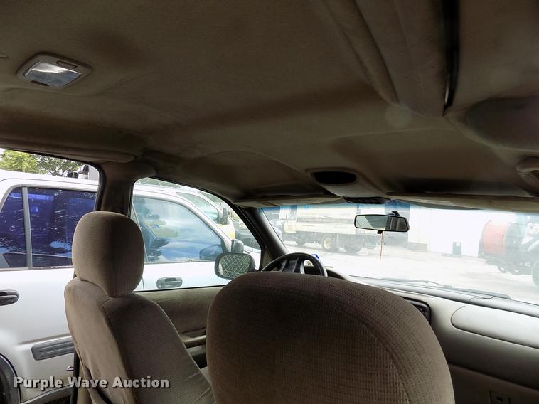 image for item DK9996 2002 Chevrolet Venture van