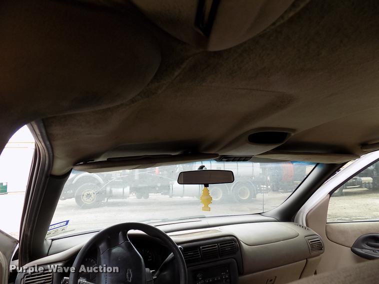 image for item DK9996 2002 Chevrolet Venture van