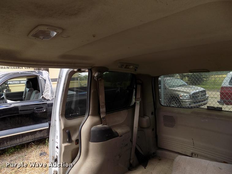 image for item DK9996 2002 Chevrolet Venture van