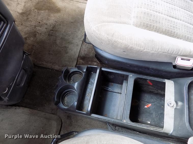 image for item DK9996 2002 Chevrolet Venture van