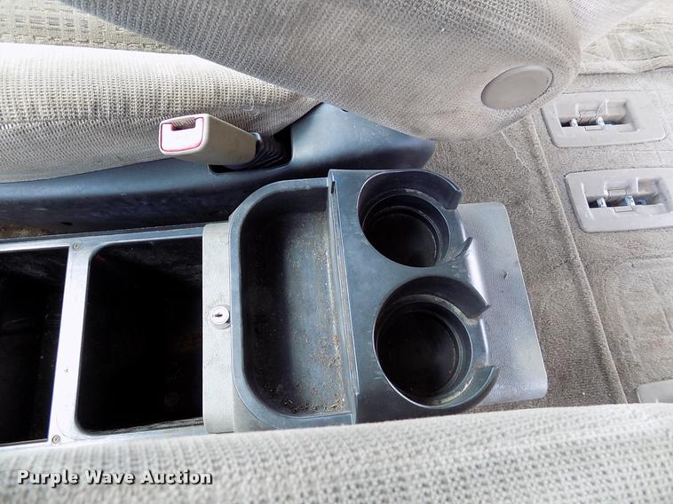 image for item DK9996 2002 Chevrolet Venture van