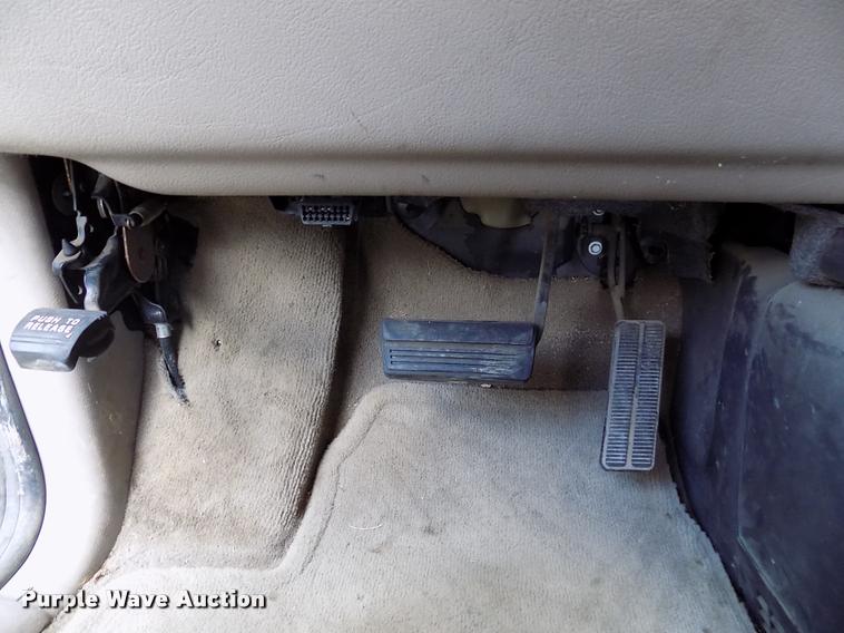 image for item DK9996 2002 Chevrolet Venture van