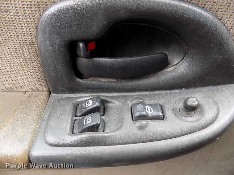 image for item DK9996 2002 Chevrolet Venture van