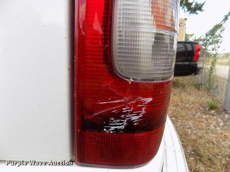 image for item DK9996 2002 Chevrolet Venture van