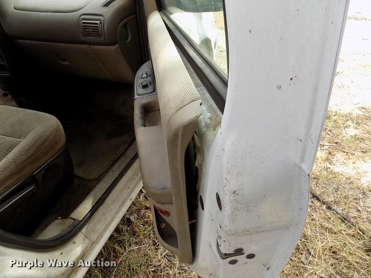 image for item DK9996 2002 Chevrolet Venture van