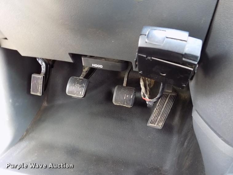 image for item DK9997 2006 Dodge Ram 3500 Quad Cab flatbed pickup truck