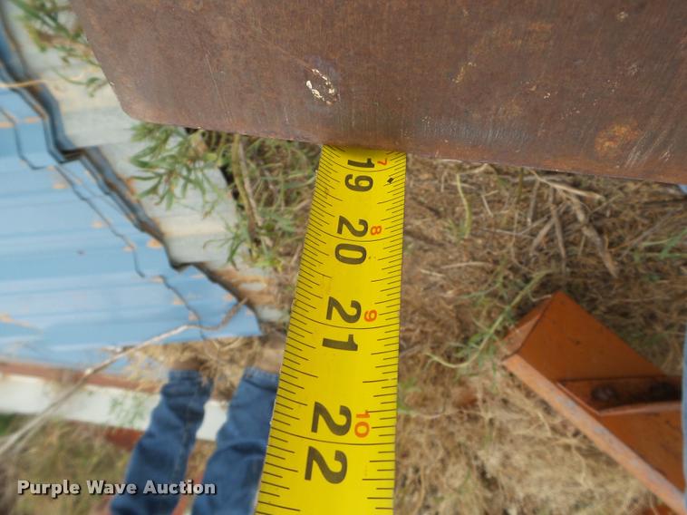 image for item DL9106 (2) cotton bale press cylinders