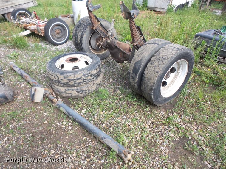 image for item DL9685 Rear axle with dual tires and wheels