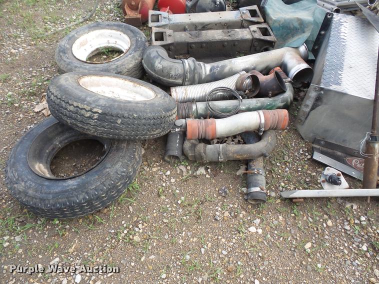 image for item DL9686 Truck parts