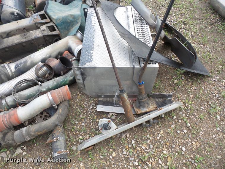 image for item DL9686 Truck parts