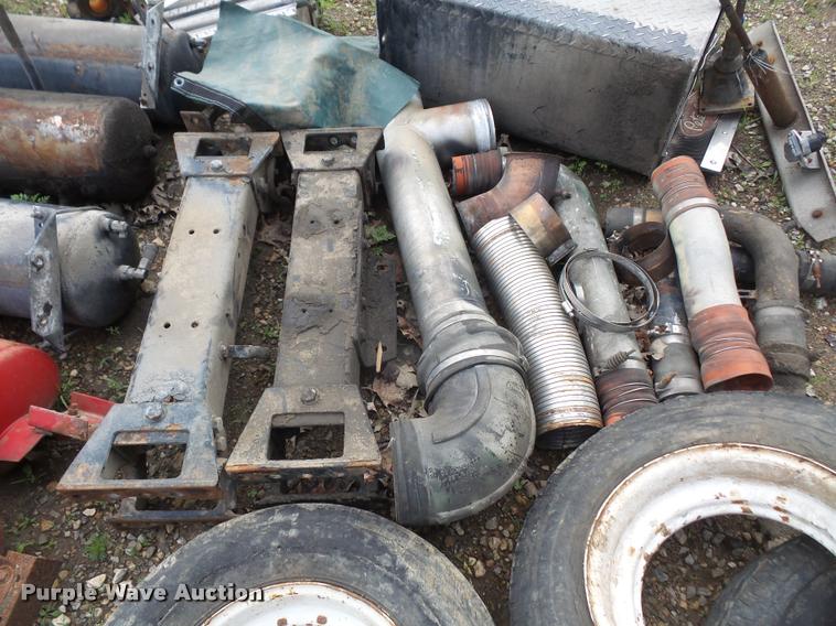 image for item DL9686 Truck parts