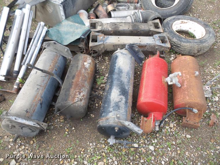 image for item DL9686 Truck parts