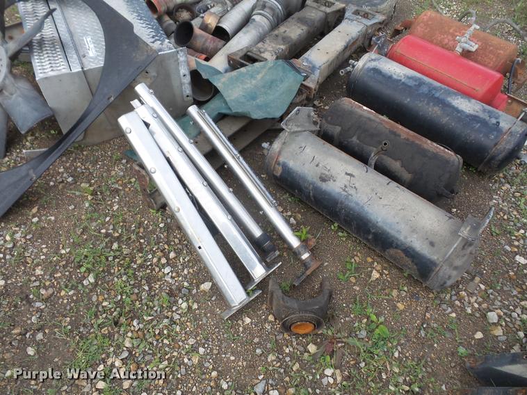 image for item DL9686 Truck parts