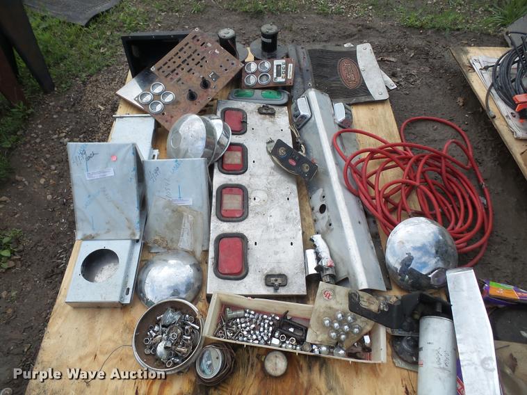 image for item DL9686 Truck parts